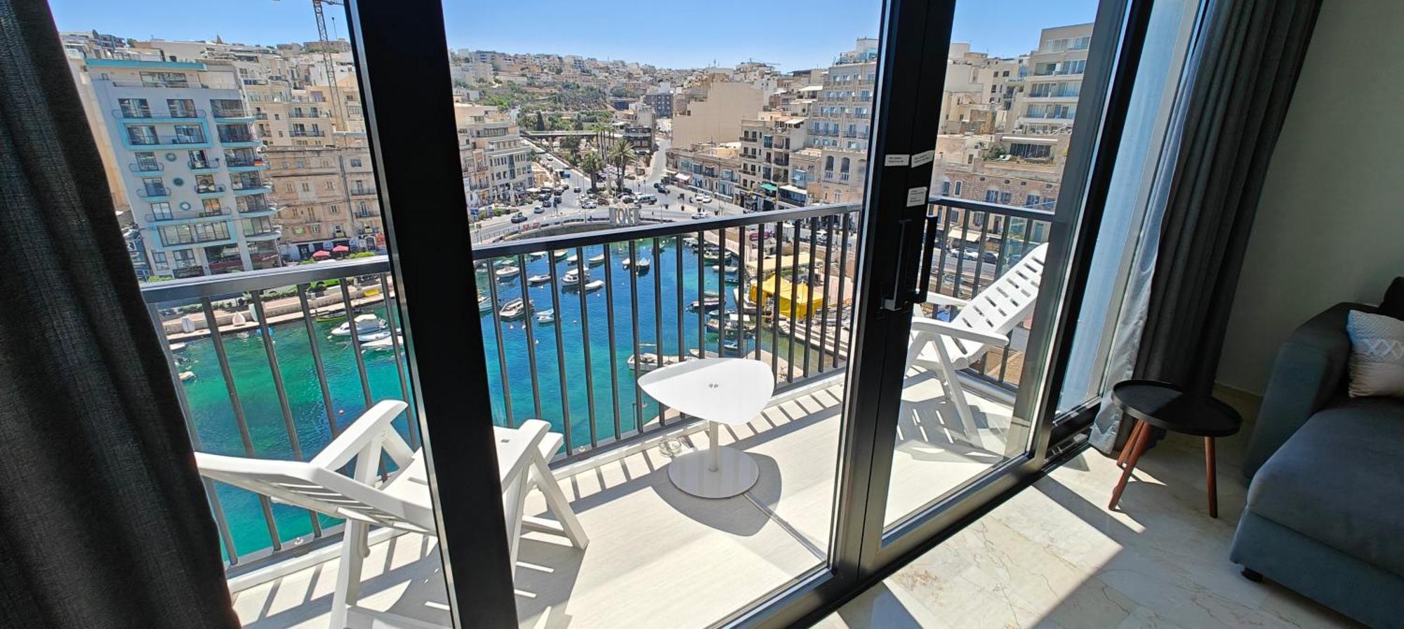 Luxury Sea Front At Spinola Bay St Julians *